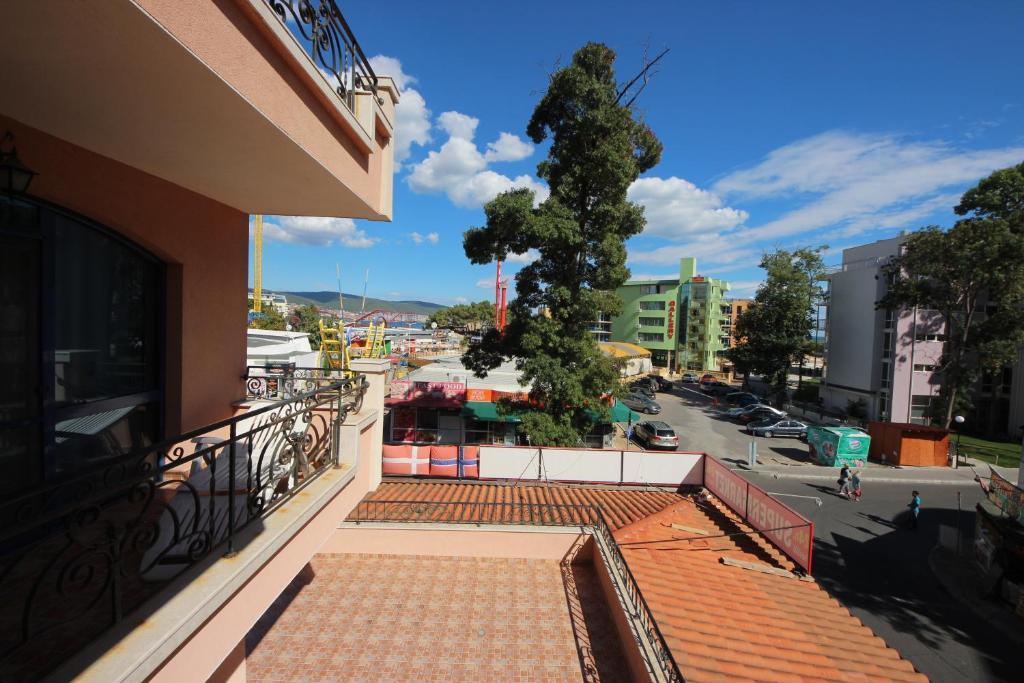 Menada Villa Bonita Apartments Слънчев бряг Екстериор снимка